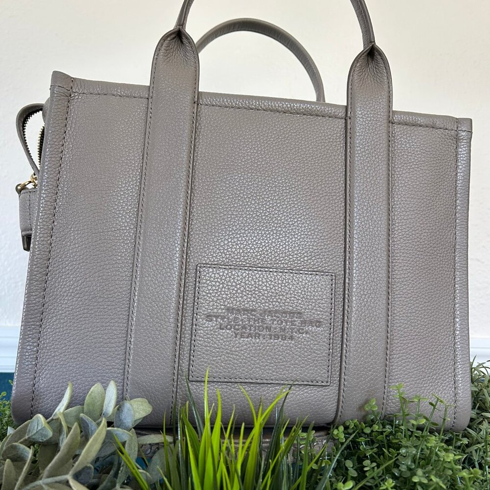 Marc Jacobs Leather Tote Medium - Cement - Picture 2 of 10